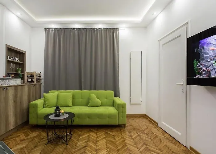 Hedonist-Belgrade Central Nest