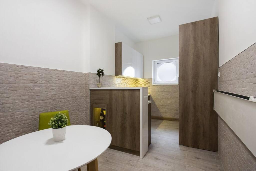 Hedonist-belgrade Nest * Belgrade